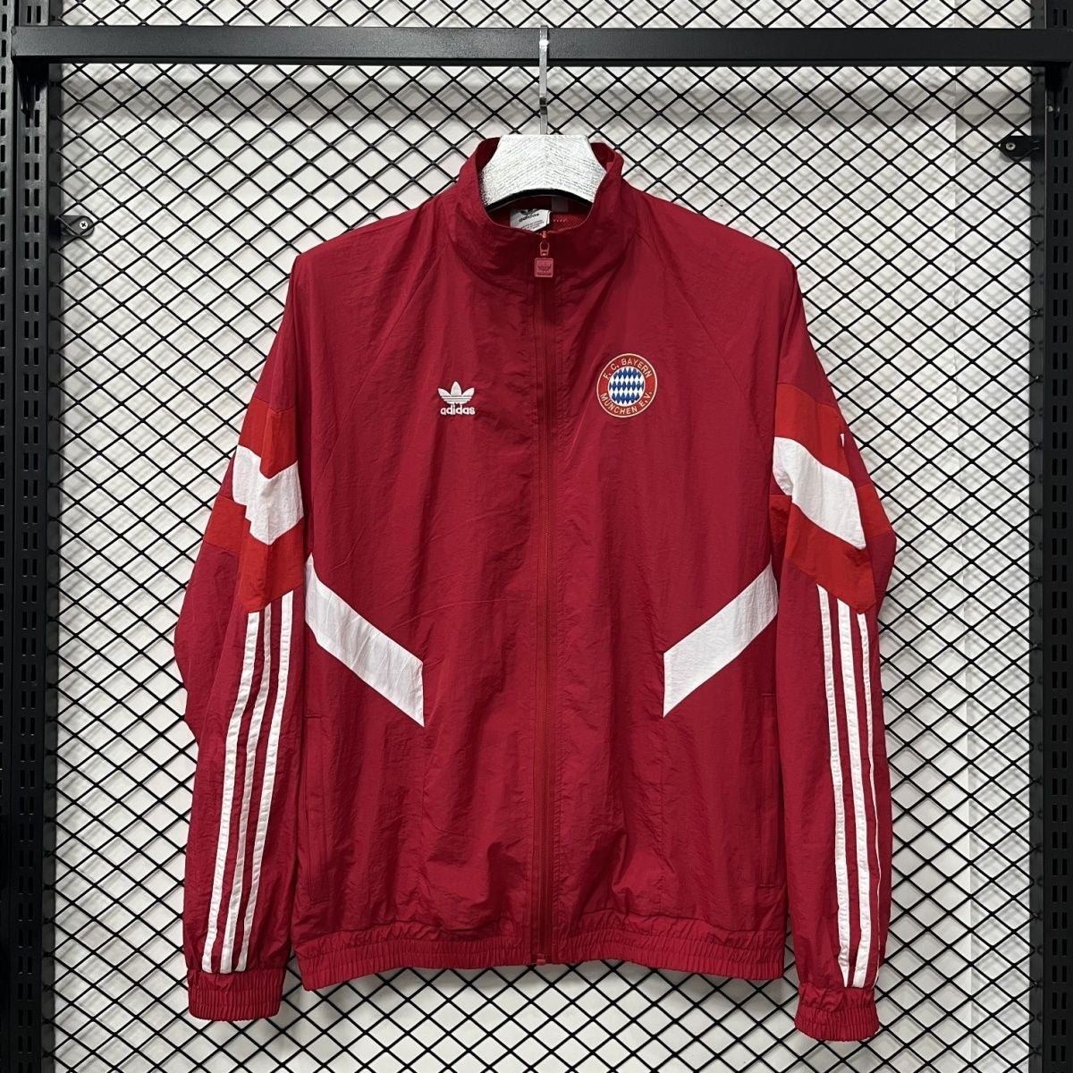 25/26 Bayern Munchen Windbreaker Football Shirt